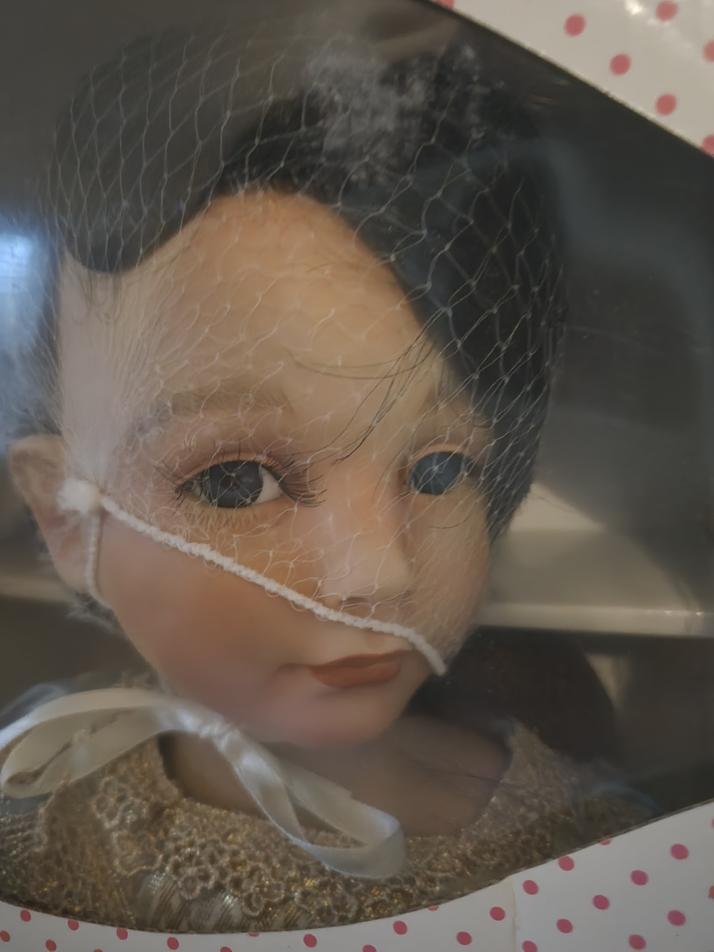 Paradise Galleries "Snow White" - Picture 2 of 3